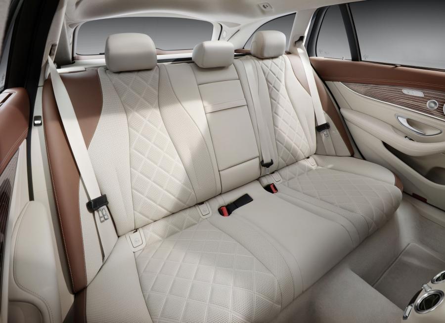  Mercedes-Benz E200 d Exclusive Line Estate 2016 года  (фото 27 из 31)